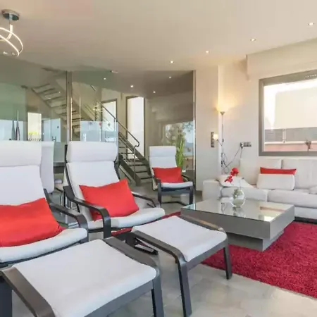 Bohemi - With Private Pool Free Wifi